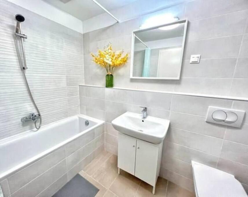 B104 - Liberty Bridge Lovely Home With Free Parking Budapest Extérieur photo